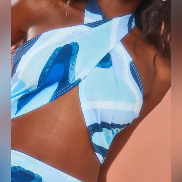 ✨2 for 20✨ NWT Halter Crop Top - Picture 1 of 3